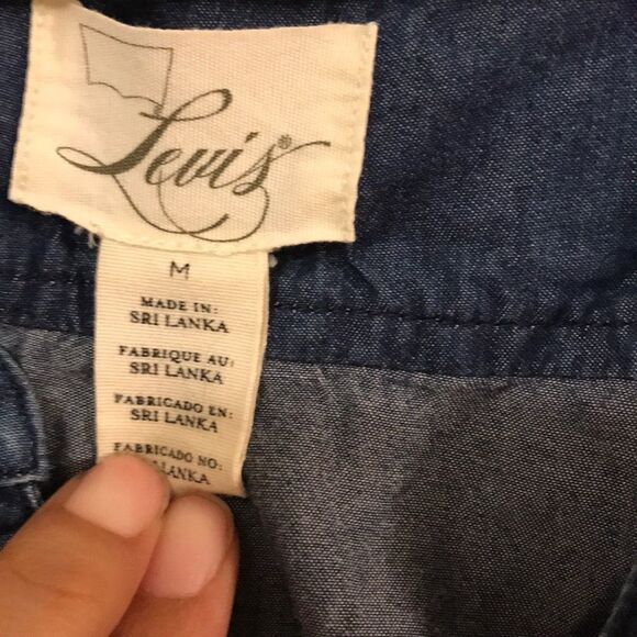 Levi’s chambray popover blouse - Picture 3 of 4